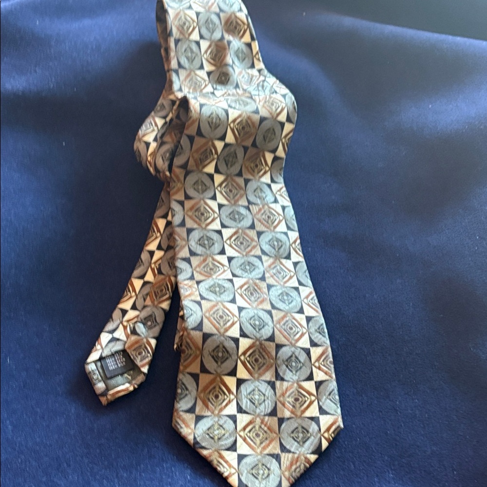 Valerie Getati Geometric Patterned pure silk Tie in Brown and Gray